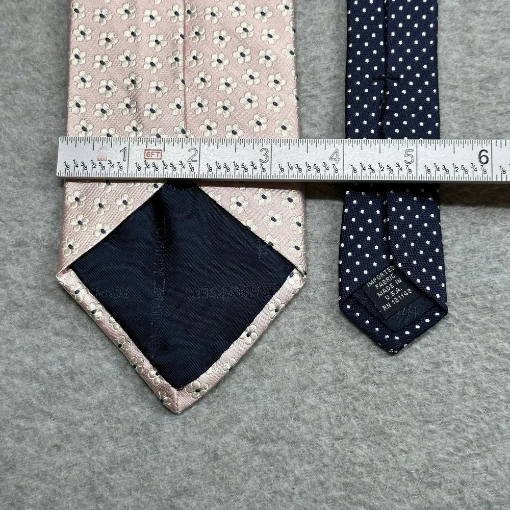 Tommy Hilfiger Mens Neck Tie Pink Silk White Flowers‎ Pattern Navy Pin Dot Tail